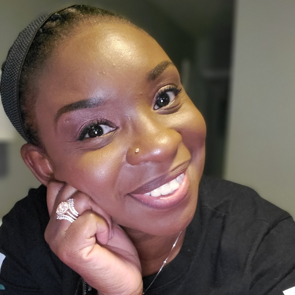 Meet your Posher, LoveyLadyLocs - Picture 5 of 15